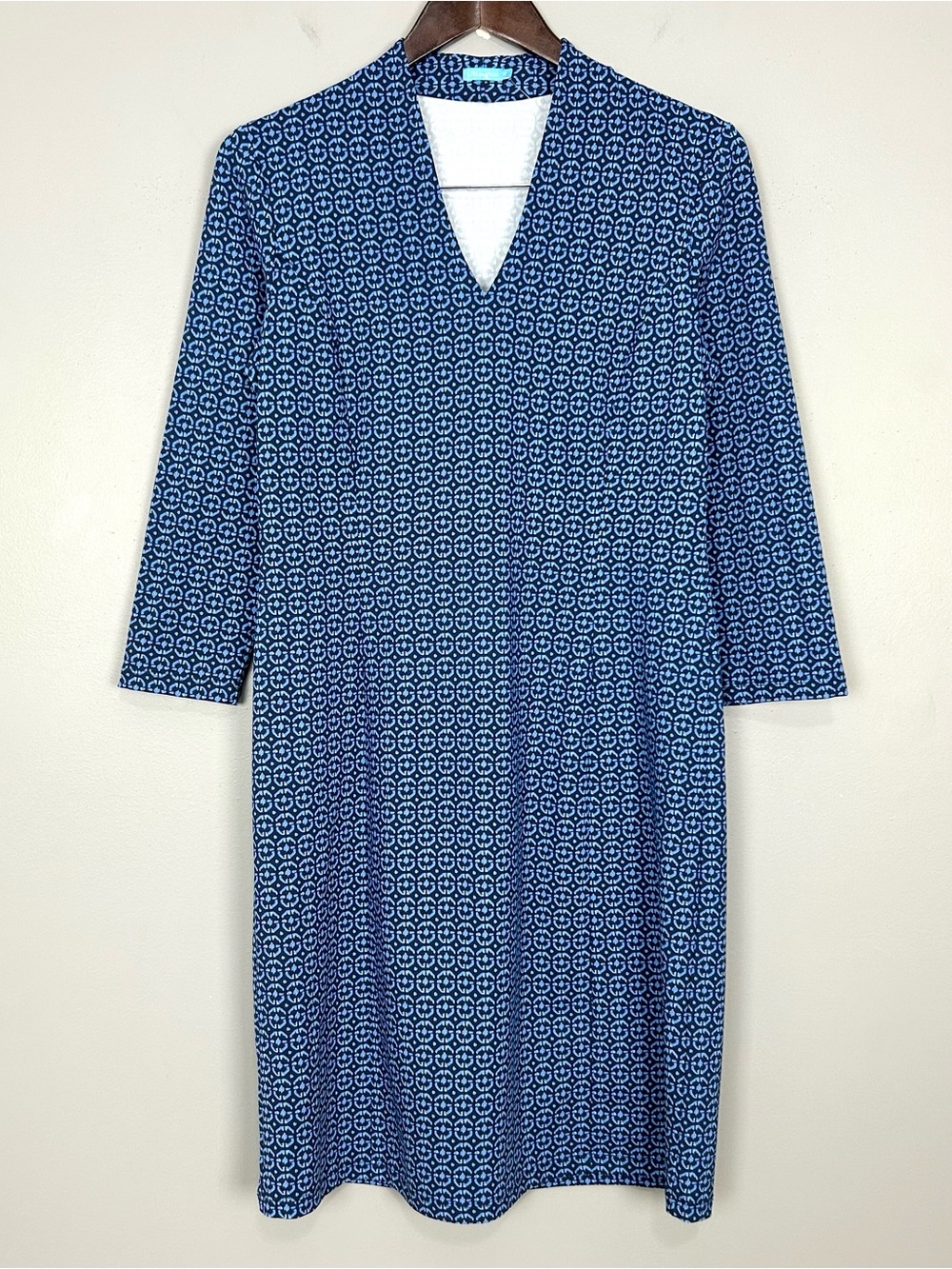 J. McLaughlin Catalina Cloth Dress Women’s Size M Stretch Knit V-Neck 3/4 Sleeve